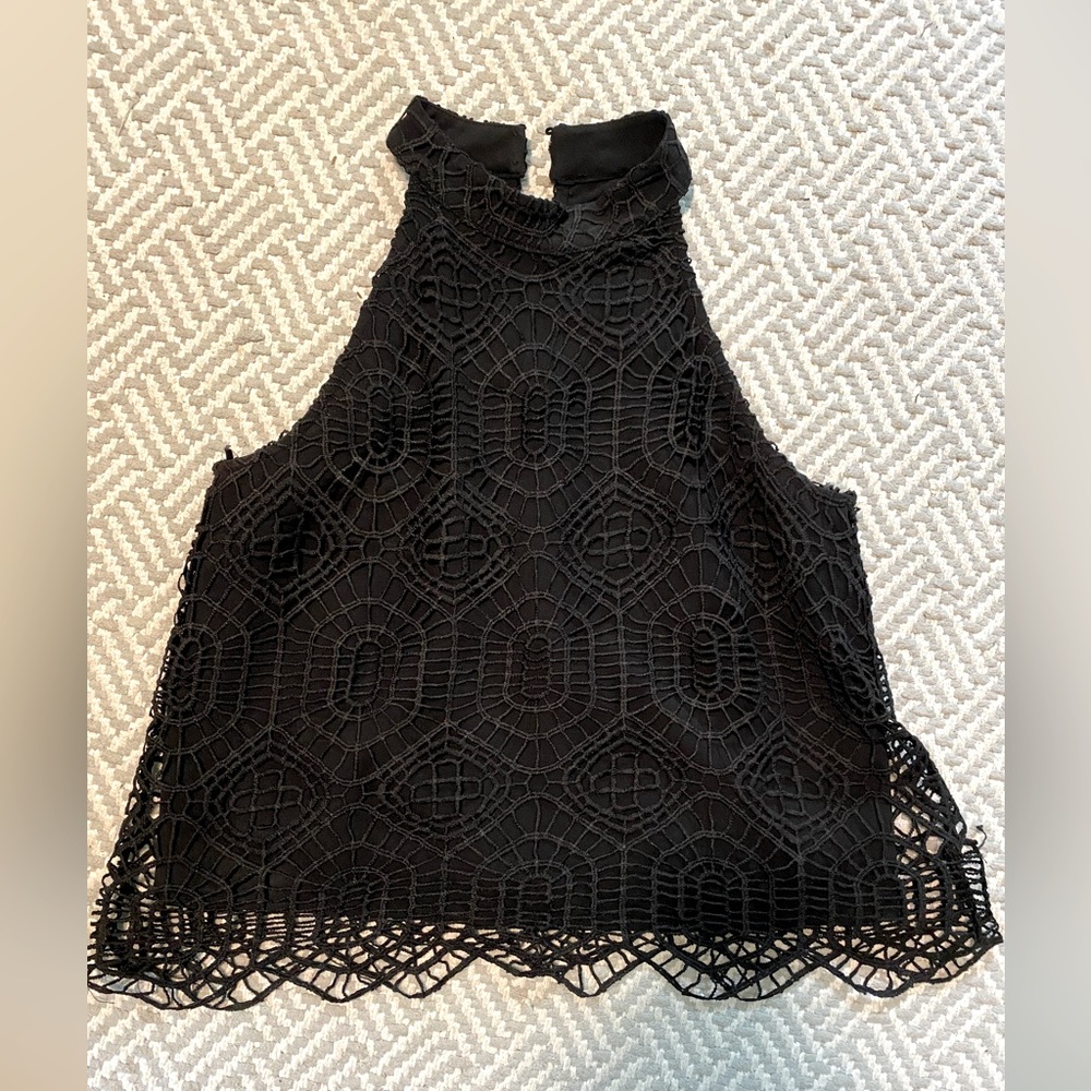 Cropped lace tank